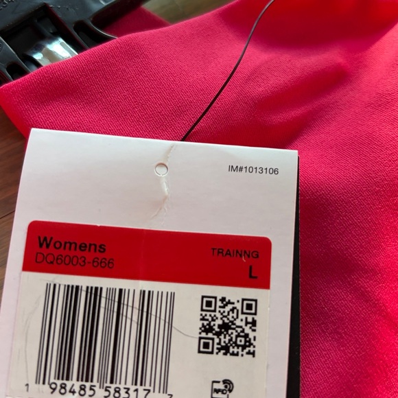 New!! Nike women's bike shorts - Picture 5 of 6